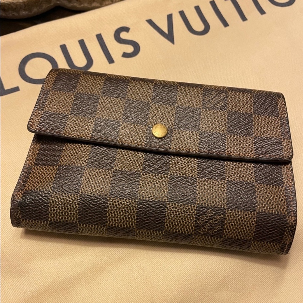 💯Authentic Louis Vuitton Damier Ebene Trifold Wallet✨